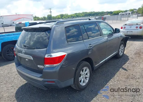 2011 Toyota Highlander Base V6 z USA, uszkodzony, nr VIN 5TDBK3EH9BS054027